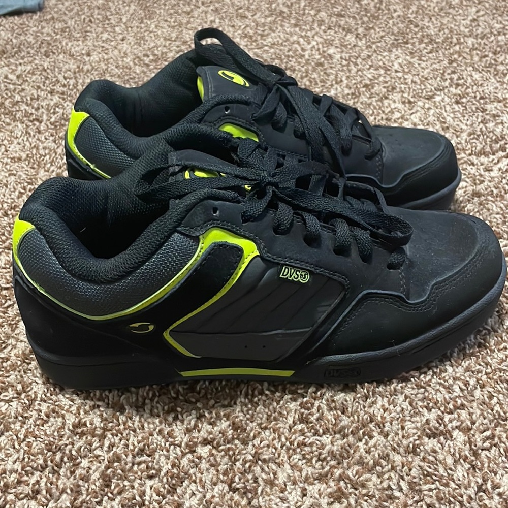 DVS men's skateboarding shoes
